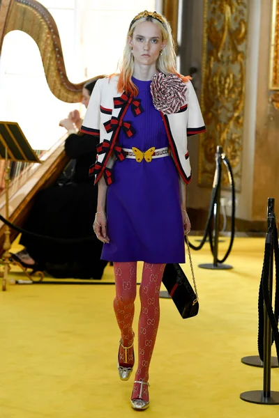 Look 15